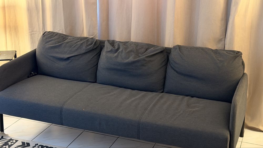 Sofa 3 lugares  ikea apenas 2 meses de uso como novo