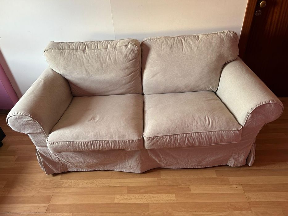 Sofá 2 lugares bege em excelente estado – 120€