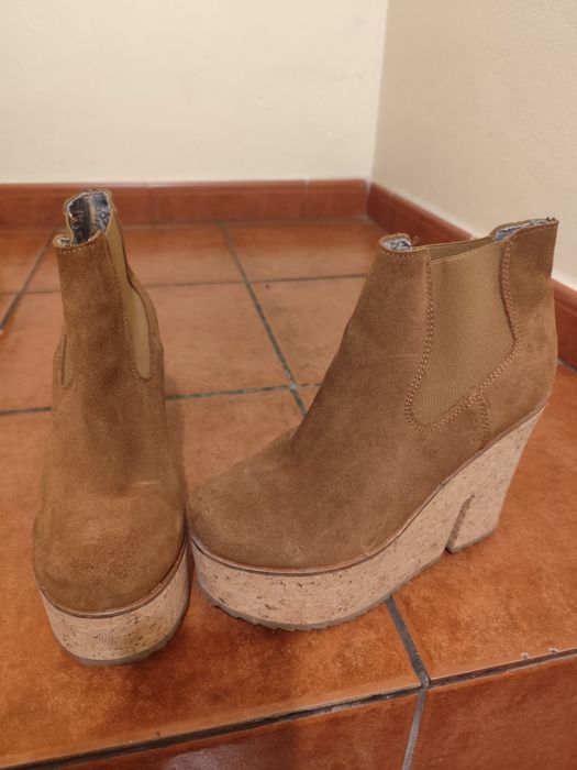 Vendo bota camurça