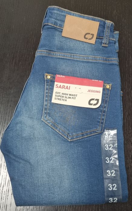 NOWE jeansy Castro Jeans Sarai. rozm 32
Bardzo