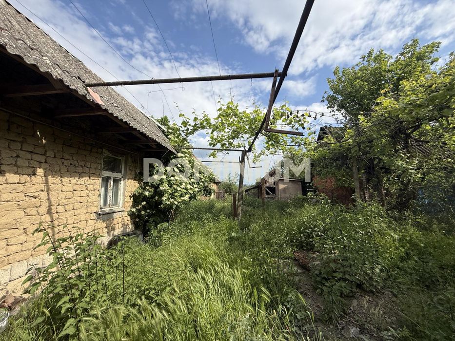 Продається затишний будинок у Чорнотисові з великою ділянкою 17 соток