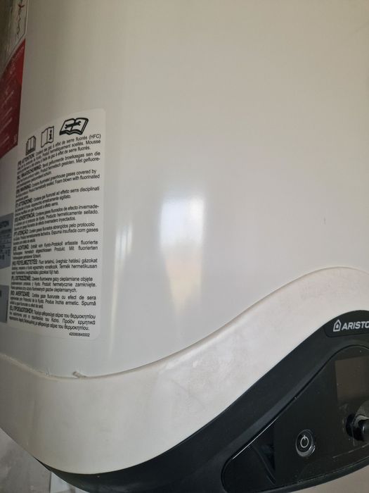 Podgrzewacz c.w.u. NUOS EVO 80 A+ wiszący z
pompą ciepła