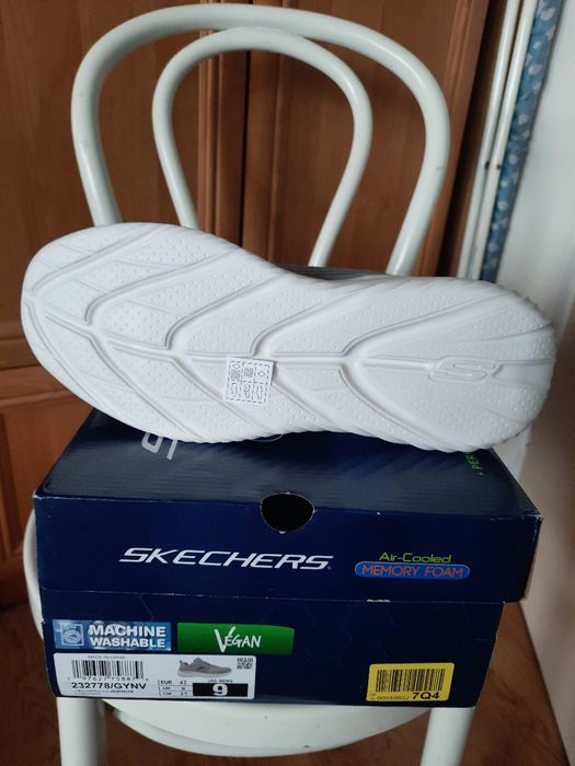 Nowe buty męskie Skechers rozmiar 42
