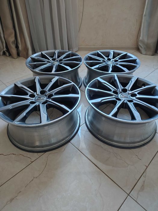 Диски Acura R17 W7.5 PCD5x114.3 ET50 DIA64.1