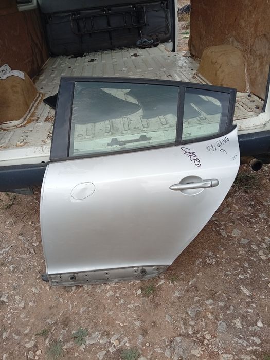 Porta traseira Esq Renault Megane 3 carro