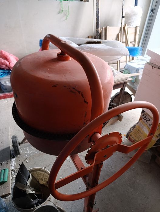 Продам бетонозмішувач