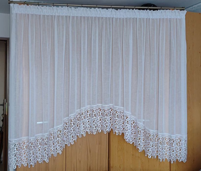 Nowa firanka z gipiurą 180 x 150/120cm