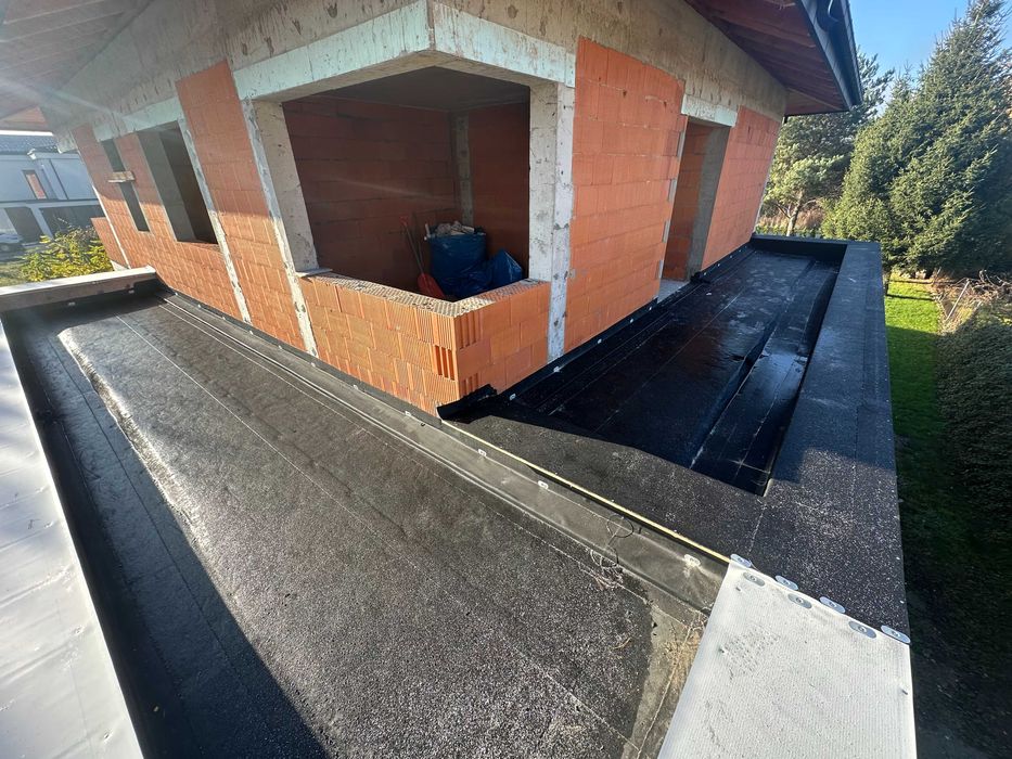 Dachy płaskie Hydroizolacja Tarasy Balkony Obróbka blacharska Membrana