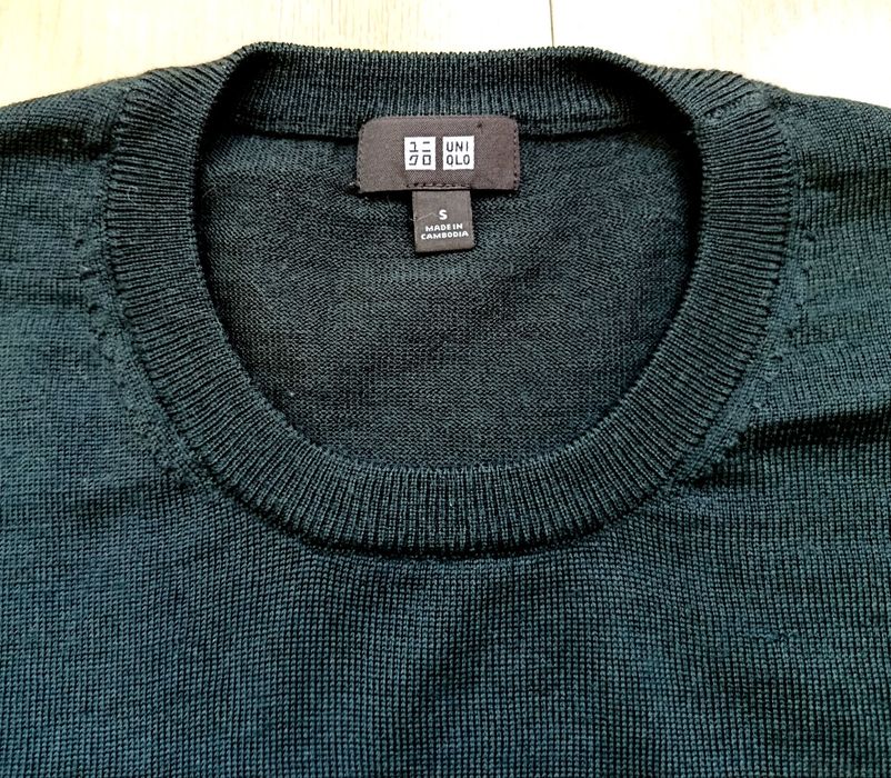 Свитер Uniqlo (100% тонкая шерсть), s