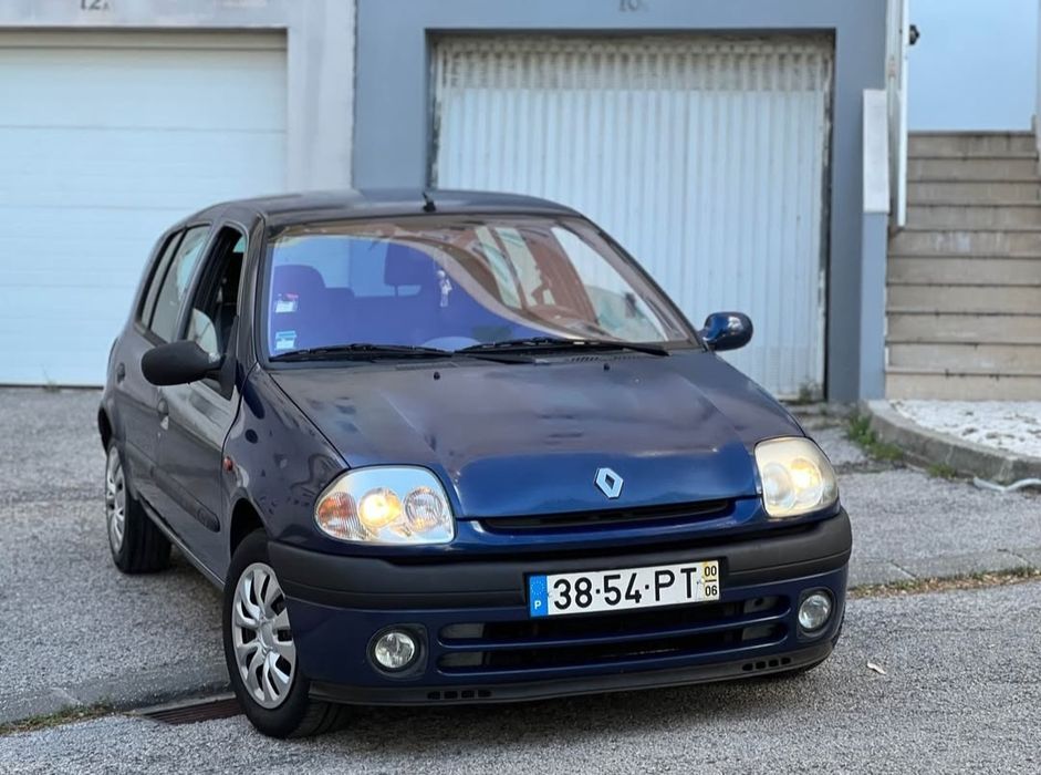Renault Clio 1.2 A/C 00