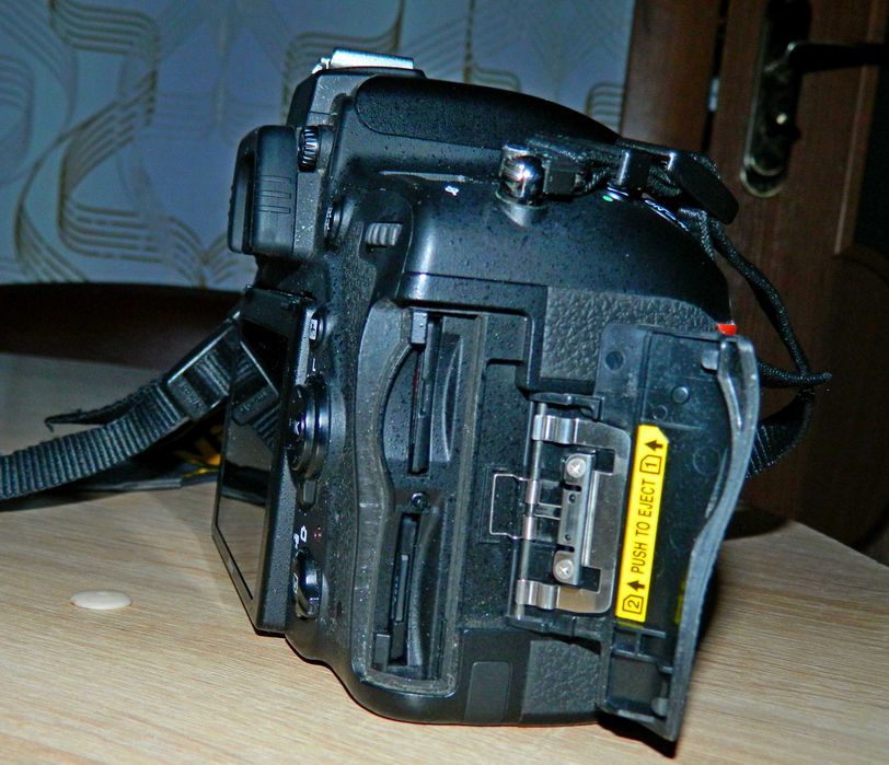 Продам фотокамеру Nikon D750 (body)