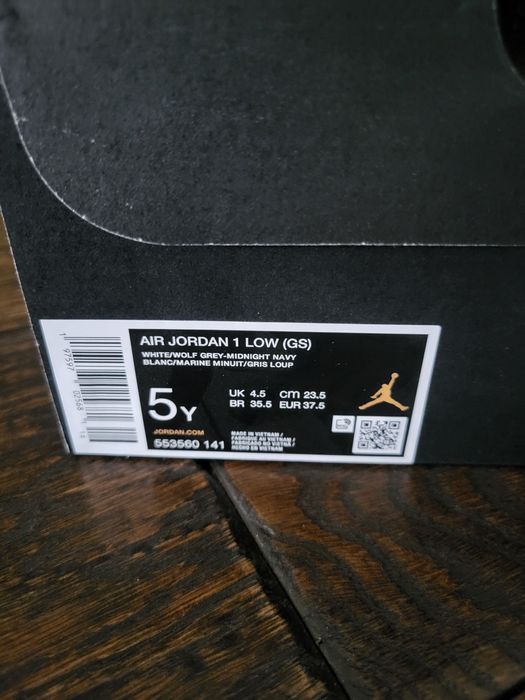 Buty Nike Air Jordan 1  low młodzieżowe w bardzo dobrym stanie