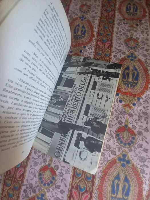 dois livros por 5 euros sobre 25 Abril e General Humberto Delgado