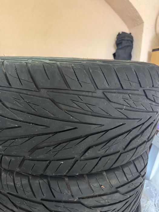 Комлект летней резины  TOYO, с оригинальными дисками LAND CRUISER 200