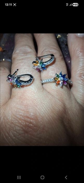 Conjunto colorido prateado