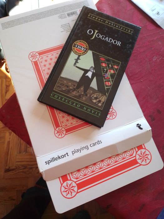 O jogador-Dostoievsky-Novis-1ediçao5E-Bola IVouga Anti-Stress5EDesde3E