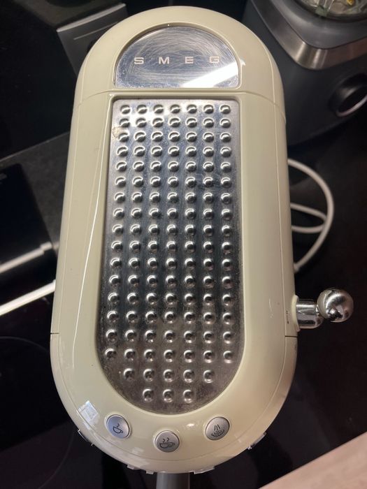 Máquina de café expresso da Smeg