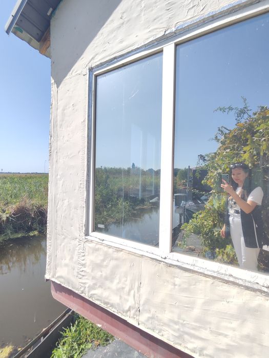 Продам в самом центре участок с домом. Есть выход к воде