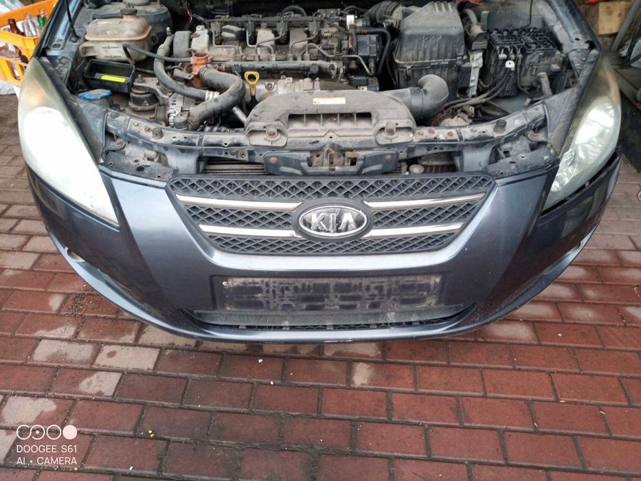 Pas przedni Kia cee'd 2009 r 2,0 cerdi