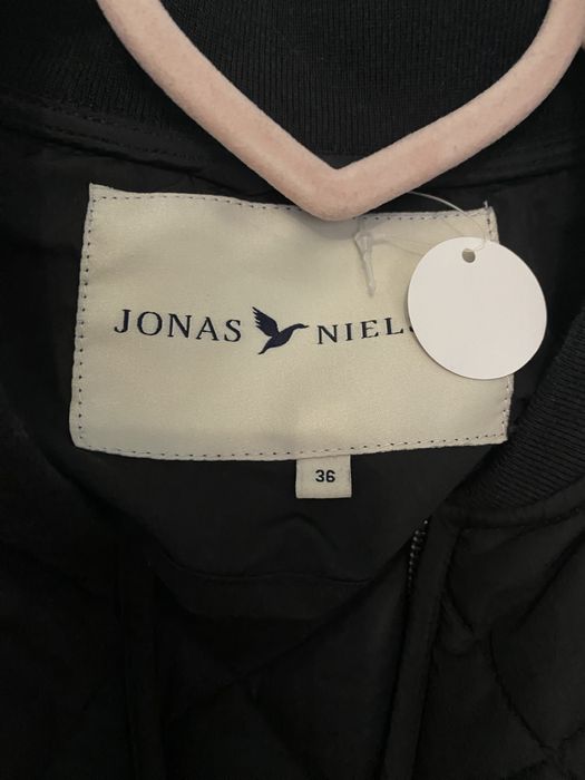Пальто жіноче JONAS NIELSEN 46 М новое легкое