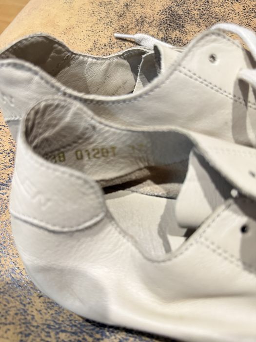 Osklen tenis em pele