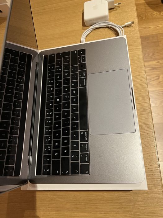 Macbook pro 13 2018 TouchBar 256GB