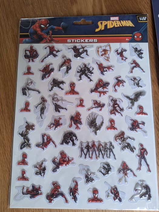 Naklejki MARVEL Spiderman i zestaw świąteczny