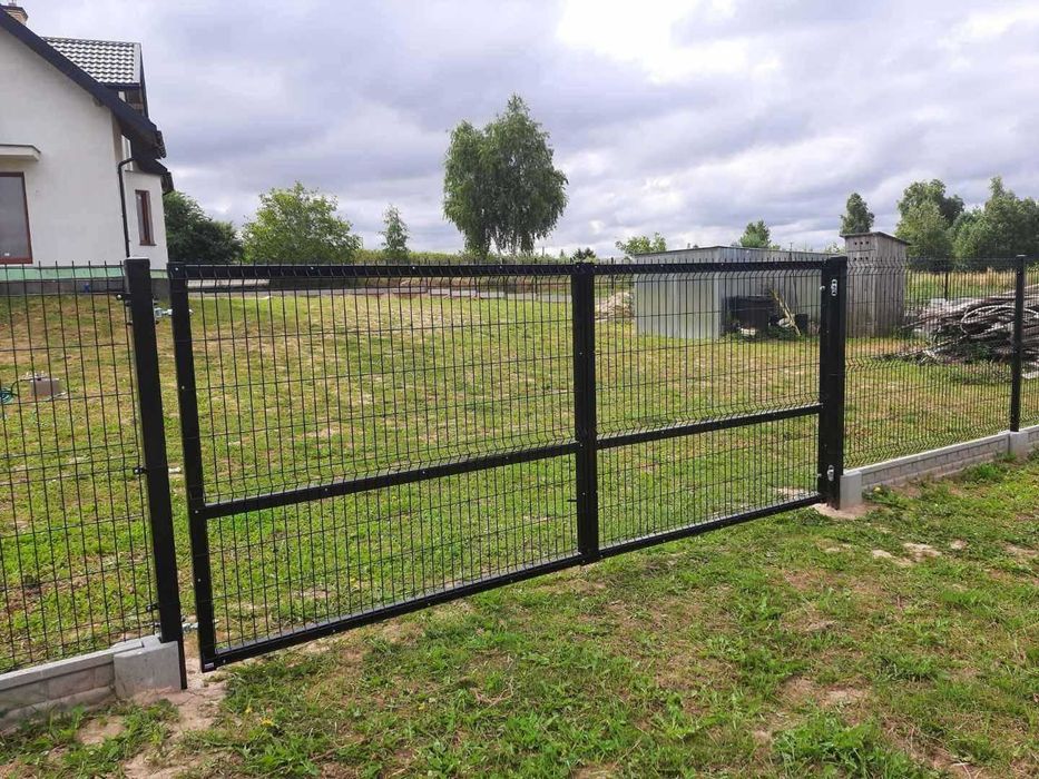 Brama panelowa dwuskrzydłowa Ral h-153