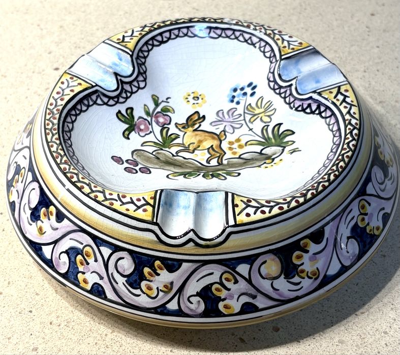 Conjunto de 3 lindos cinzeiros vintage em cerâmica pintada à mão