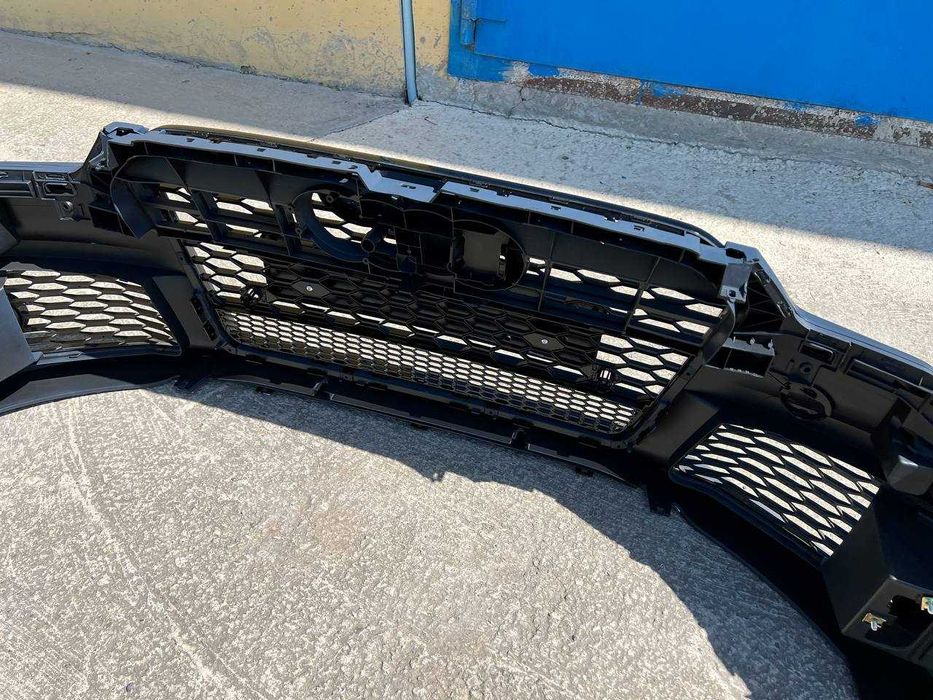 Передній бампер на Audi A6 C7 2011-2014 року (стиль Audi RS6 Quattro)