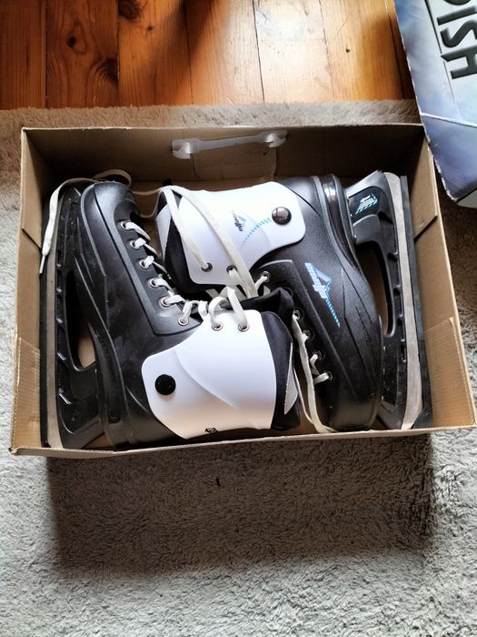 Sprzedam łyżwy 4pary