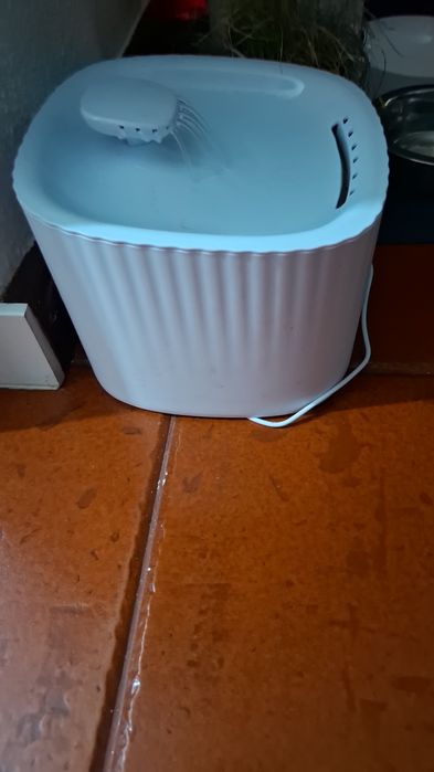 Fonte Bebedouro Automático Lupi Linx 3L para Gatos e Cães