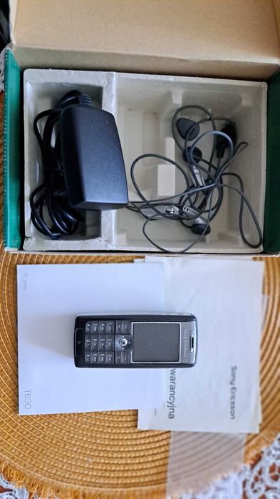Sony Ericsson T630 + słuchawki