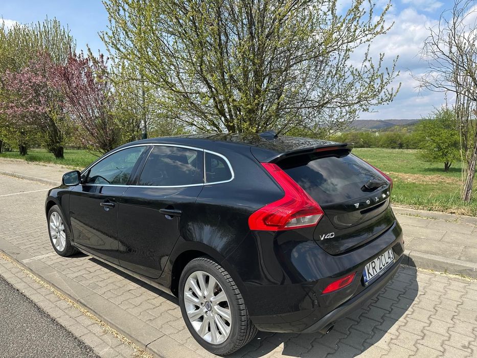 Volvo V40