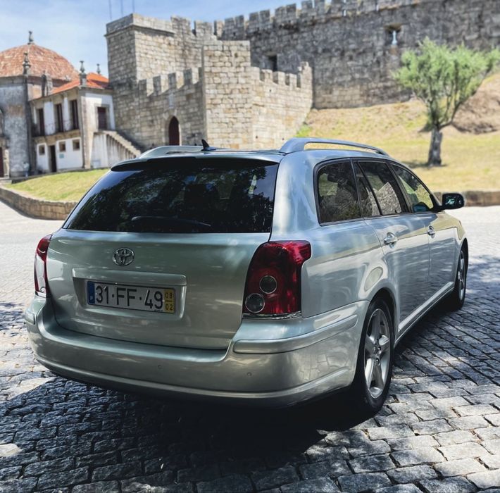 Toyota avensis excelente estado
