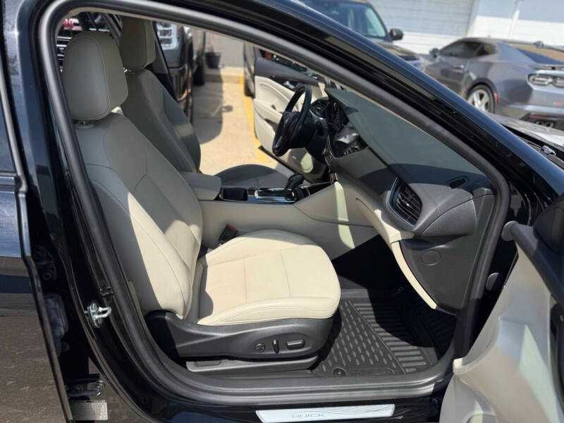 2018 Buick Regal TourX Essence