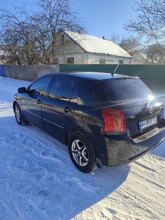 Продам тойота корола е12 1, 6 бензин 2005
