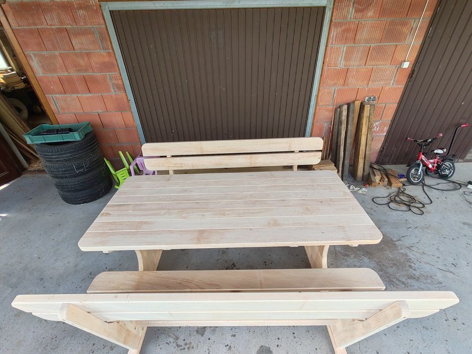 Drewniane meble ogrodowe