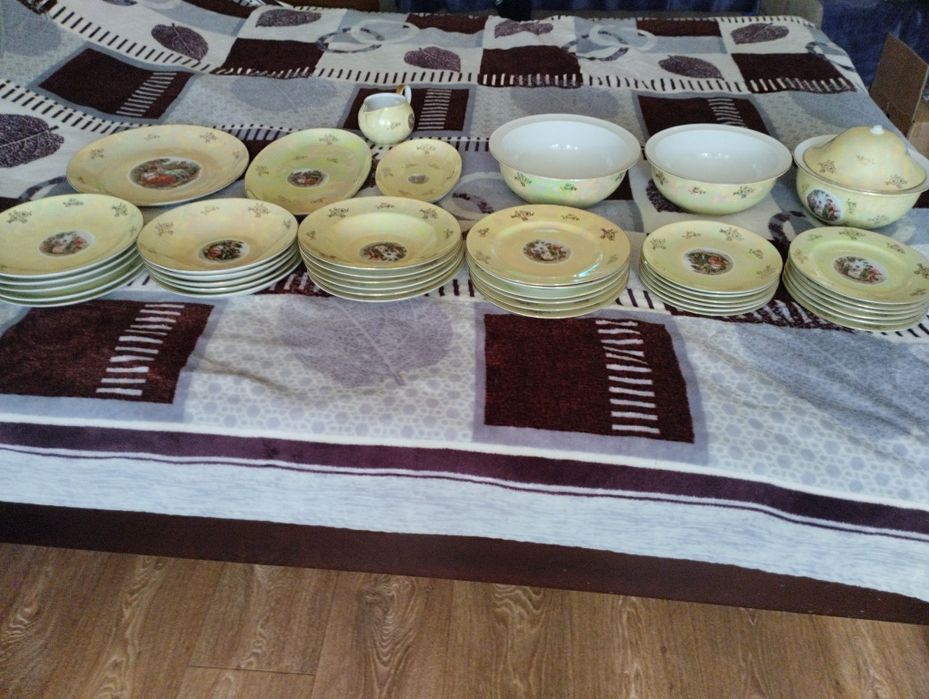 Столовый сервиз Гдр . Мадонна.