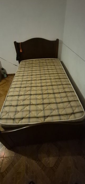Cama de solteiro com colchão