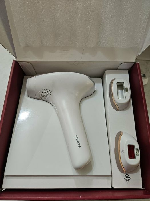 Фотоепілятор Philips Lumea