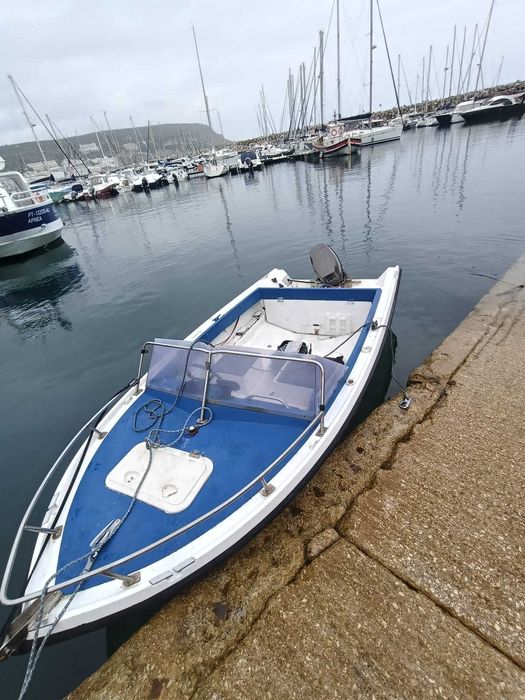 Barco de Recreio em Fibra 4,40m