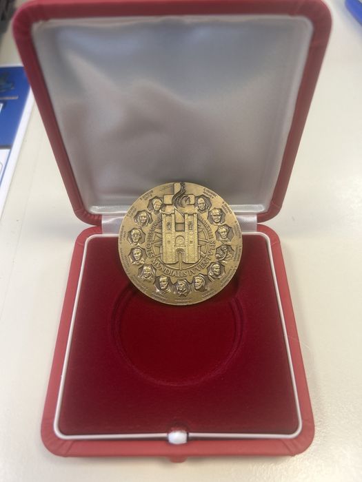 Medalha Papa Francisco JMJ2023