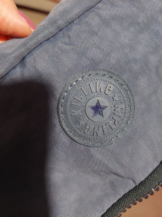 Vendo estojo azulado