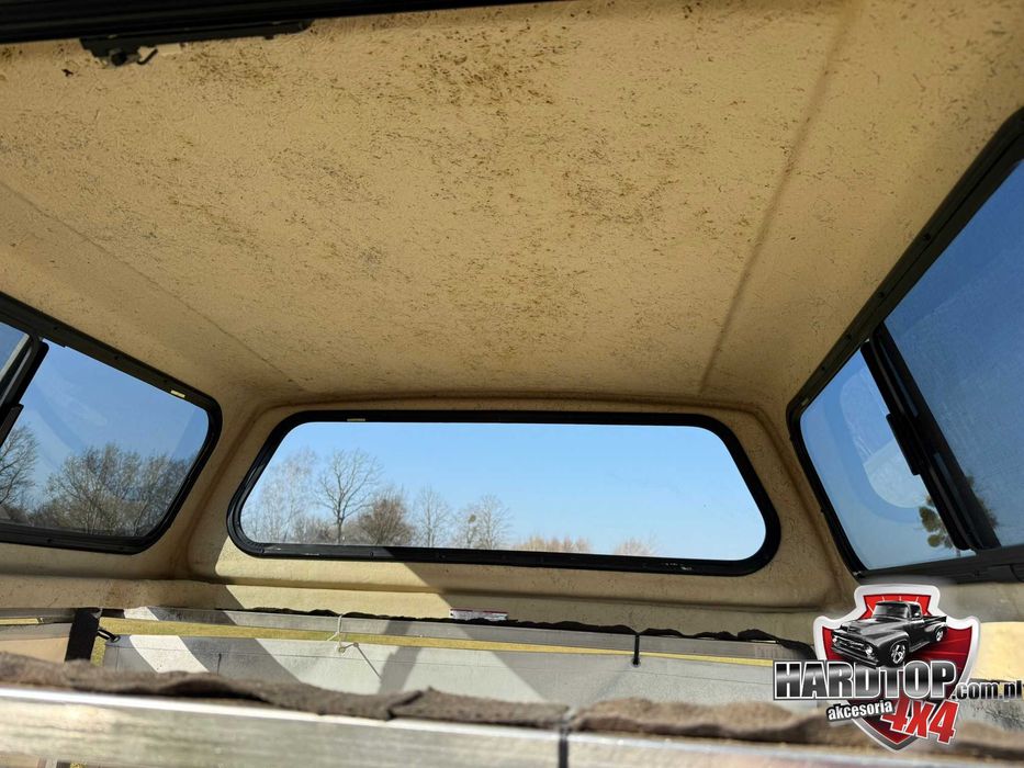 Zabudowa Paki Nissan Navara Snugtop D22 Hardtop Pick-Up