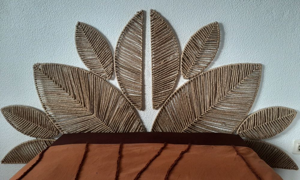 Cabeceira de cama em raffia