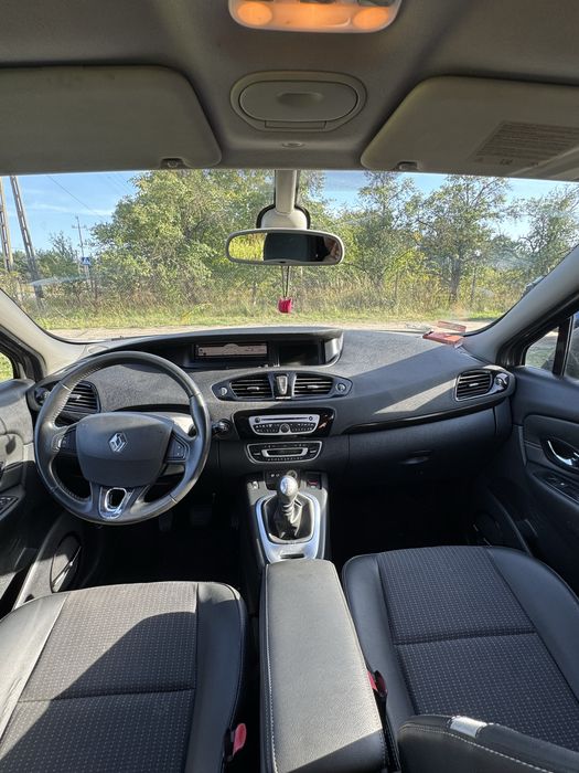 Renault Grand Scenic 2010 1.9 diesel 7miesc