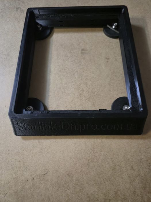 Магнитная рамка для антены мини старлинка для авто .