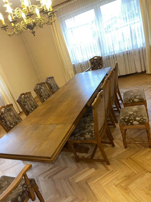 Stół + 8 krzesel + 2 taborety + 2 fotele krzesla