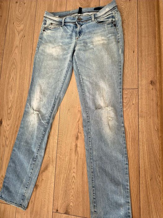 Spodnie jeansy skinny z rozdarciami i zamkiem casual basic Benetton 38/M